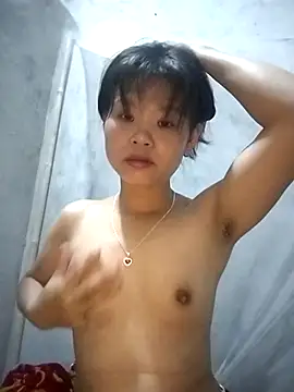 LinhNa999 online show from November 18, 2025, 1:44 am