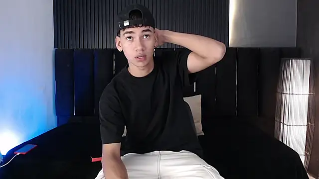 Snapshot of Dominic_ghost chatting on March 4, 2026, 12:05 am Dominic ghost online show from March 4, 2026, 12:05 am