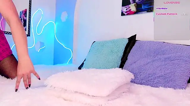 Dannyhot  online show from October 6, 2025, 7:55 pm