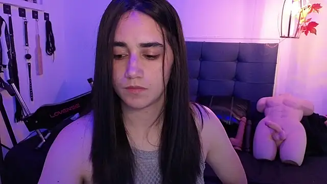 elowen halley1 online show from October 2, 2025, 6:48 pm