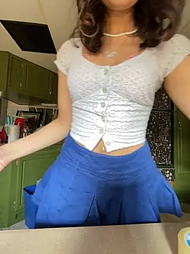 AuraLush online show from April 19, 2026, 12:43 am