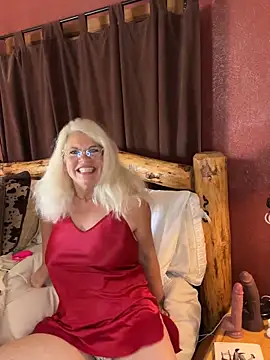 SubMissOlivia online show from September 25, 2025, 4:00 pm