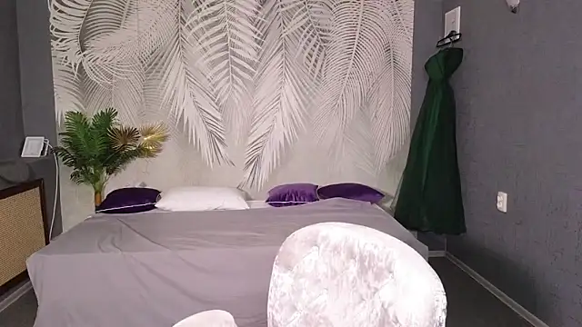 Eloisa Eliot online show from November 2, 2025, 3:14 pm