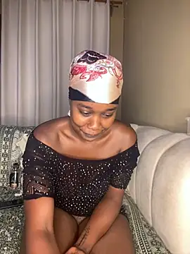 TinaFavourite online show from October 3, 2025, 3:20 pm