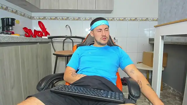 BrunoWalkerr online show from September 16, 2025, 1:01 pm