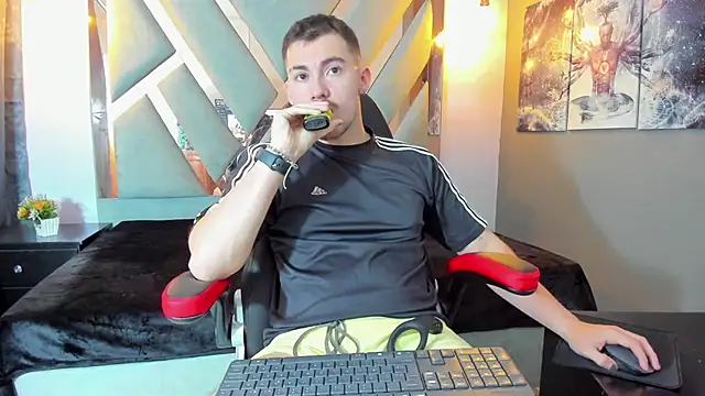 BrunoWalkerr online show from October 15, 2025, 12:49 pm