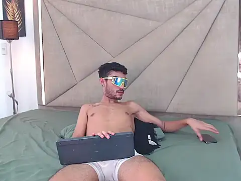 Valentin Rizzi online show from September 19, 2025, 6:08 pm