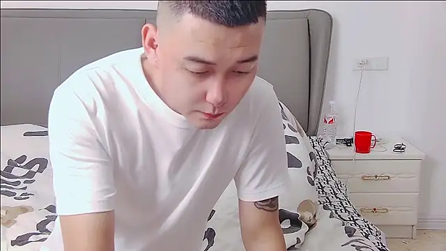 xiaoyue zhibo online show from October 2, 2025, 5:31 pm