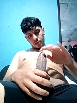 Snapshot of Longerdick27 chatting on September 15, 2025, 4:23 am Longerdick27 online show from September 15, 2025, 4:23 am