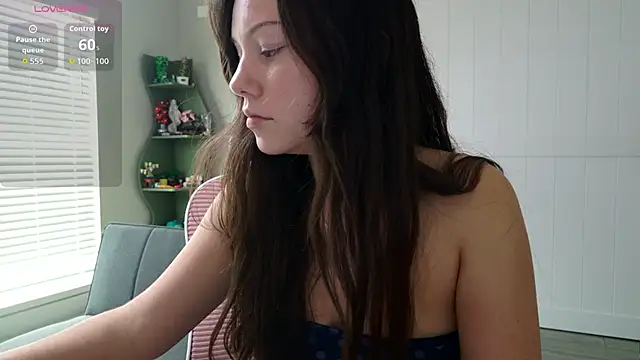 lilbbyily online show from June 30, 2026, 6:09 pm