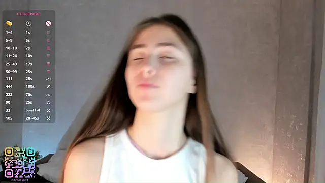 LynetteDanley online show from October 16, 2025, 1:23 pm