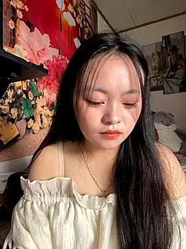 Snapshot of Julia-Elsa chatting on October 12, 2025, 4:33 am Julia-Elsa online show from October 12, 2025, 4:33 am