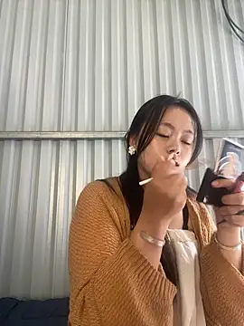 Snapshot of Julia-Elsa chatting on October 18, 2025, 4:04 am Julia-Elsa online show from October 18, 2025, 4:04 am