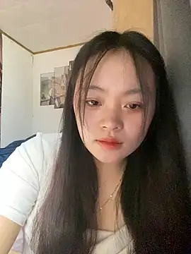 Snapshot of Julia-Elsa chatting on October 28, 2025, 4:27 am Julia-Elsa online show from October 28, 2025, 4:27 am