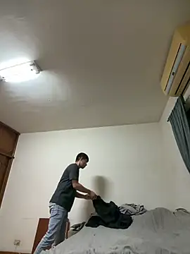 Foxfoxfox4 online show from April 26, 2026, 2:48 pm