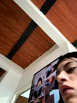 LiaCollings online show from November 12, 2025, 12:38 pm