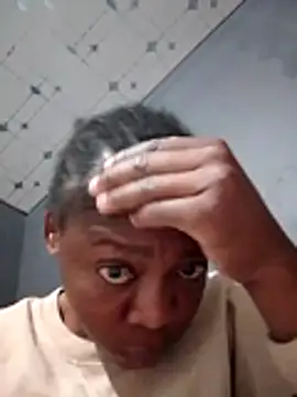 sexyhotchic93 online show from November 3, 2025, 9:05 pm