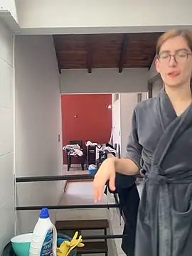 rousseblossom online show from April 26, 2026, 1:42 pm