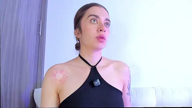 MissLana77 online show from February 6, 2026, 12:15 am