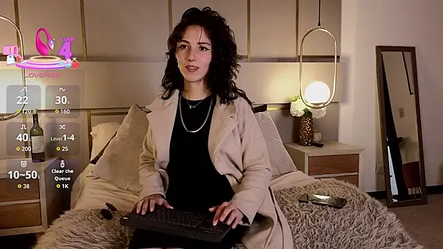 Lina Montclair online show from March 10, 2026, 7:52 pm