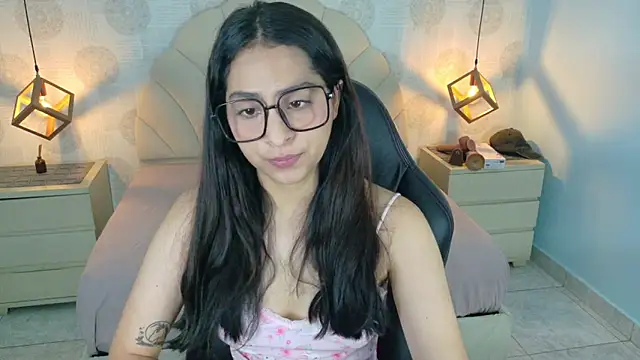 AIXATRISTA1 online show from January 5, 2026, 7:39 pm