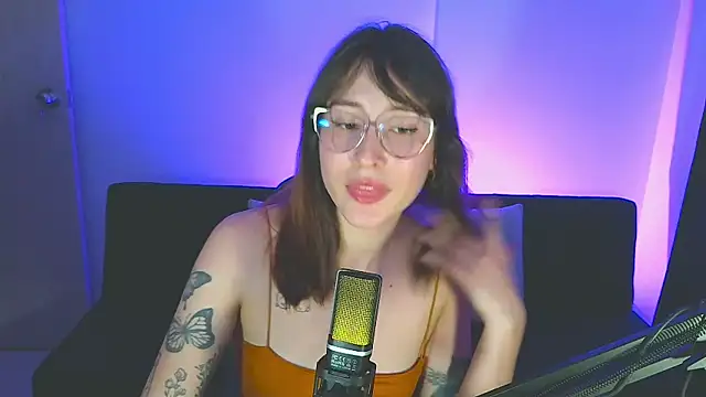 Snapshot of Yulienneg chatting on May 23, 2026, 1:55 am Yulienneg online show from May 23, 2026, 1:55 am