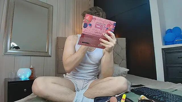 Snapshot of TaylerWhite chatting on September 11, 2025, 12:27 pm TaylerWhite online show from September 11, 2025, 12:27 pm