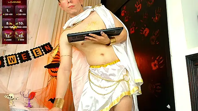 Snapshot of TaylerWhite chatting on November 1, 2025, 12:40 pm TaylerWhite online show from November 1, 2025, 12:40 pm