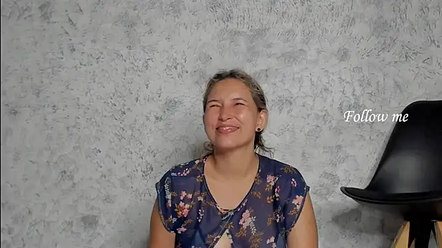 marly charm  online show from December 17, 2025, 1:55 am