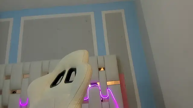 Snapshot of MilkWhore1 chatting on February 9, 2026, 7:51 pm MilkWhore1 online show from February 9, 2026, 7:51 pm