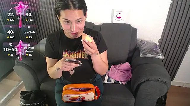 Mia garcia28 online show from October 8, 2025, 7:55 pm