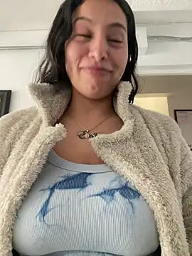 Mia garcia28 online show from January 13, 2026, 4:45 pm