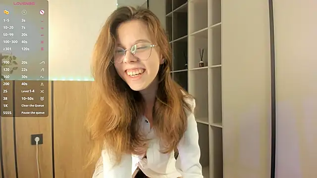 Xonalenei online show from November 17, 2025, 8:03 pm