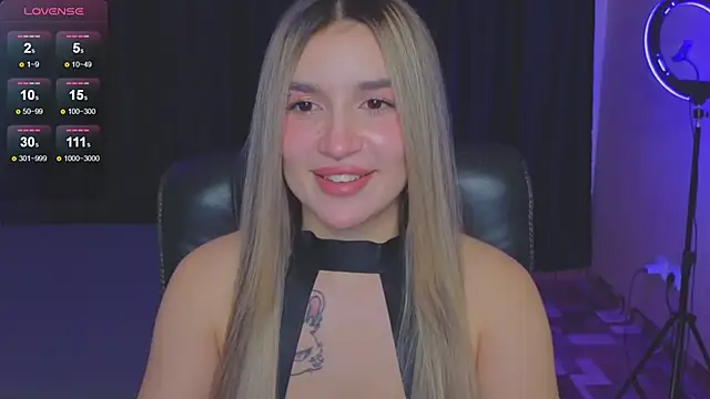 RoxyChill online show from October 9, 2025, 7:12 pm