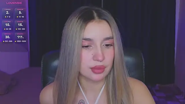 RoxyChill online show from October 15, 2025, 7:14 pm