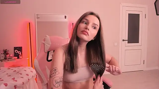 Snapshot of eweline_more chatting on September 14, 2025, 1:43 pm eweline more online show from September 14, 2025, 1:43 pm