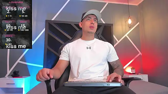 marco garciia  online show from November 23, 2025, 3:34 pm