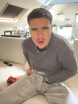 los freaky online show from September 26, 2025, 2:10 pm