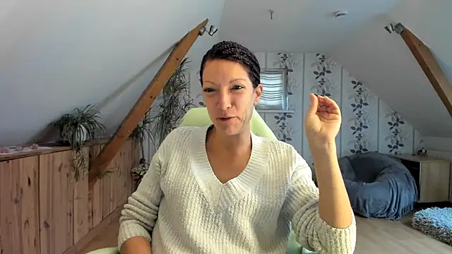 Snapshot of Axunamun chatting on November 18, 2025, 8:08 am Axunamun online show from November 18, 2025, 8:08 am