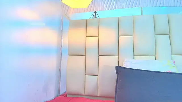 sweet amye online show from October 8, 2025, 7:33 pm