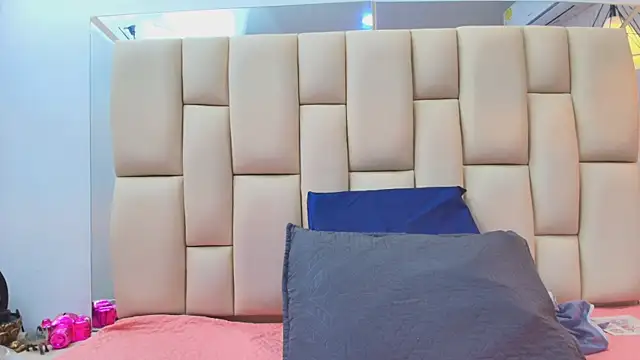 sweet amye online show from December 18, 2025, 7:09 pm