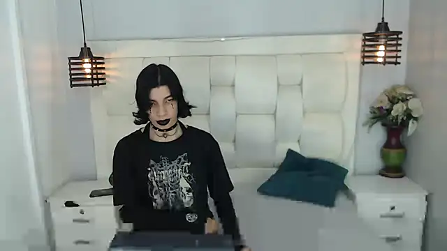 Atley Dolly online show from October 8, 2025, 9:23 pm