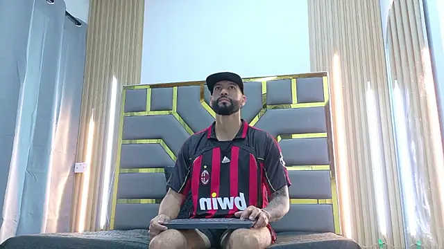 Snapshot of yorbymaxx chatting on January 10, 2026, 11:56 am yorbymaxx online show from January 10, 2026, 11:56 am