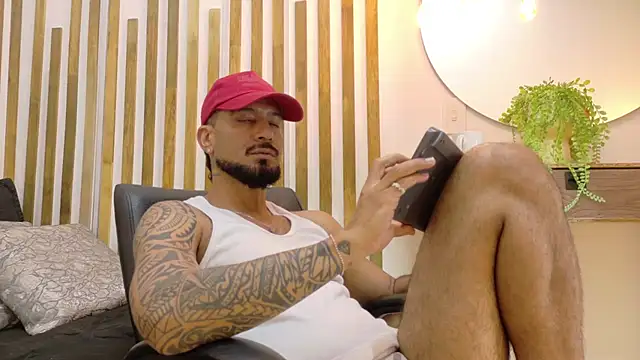 Snapshot of yorbymaxx chatting on January 31, 2026, 7:11 pm yorbymaxx online show from January 31, 2026, 7:11 pm