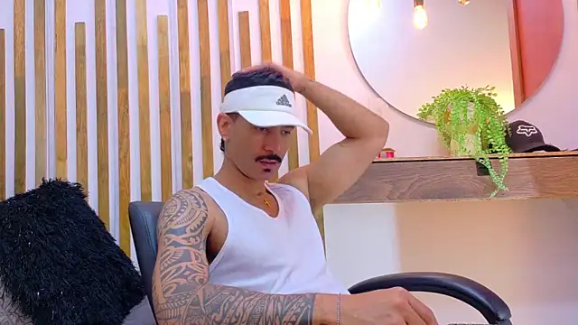 Snapshot of yorbymaxx chatting on February 6, 2026, 2:20 pm yorbymaxx online show from February 6, 2026, 2:20 pm