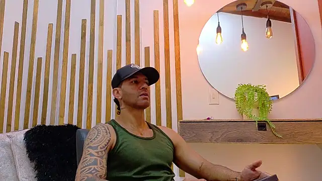 Snapshot of yorbymaxx chatting on February 10, 2026, 1:15 pm yorbymaxx online show from February 10, 2026, 1:15 pm