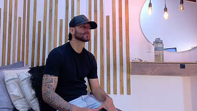 Snapshot of yorbymaxx chatting on February 24, 2026, 12:58 pm yorbymaxx online show from February 24, 2026, 12:58 pm