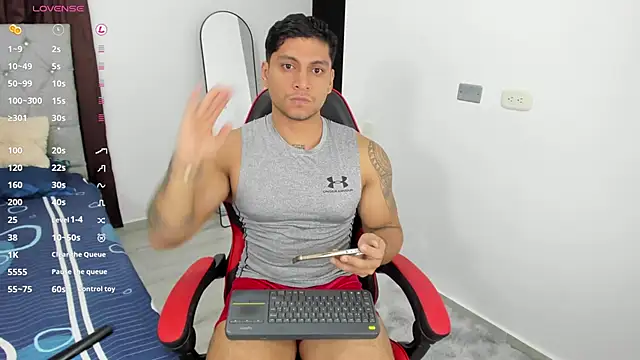 Snapshot of Nicolasmontoya16 chatting on October 14, 2025, 2:01 am Nicolasmontoya16 online show from October 14, 2025, 2:01 am