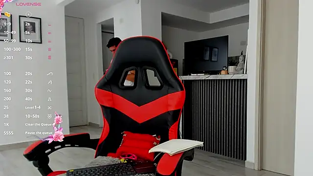 Nicolasmontoya16 online show from November 12, 2025, 9:36 pm