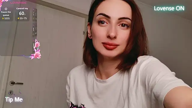 Snapshot of AuraPure chatting on September 18, 2025, 9:39 pm AuraPure online show from September 18, 2025, 9:39 pm